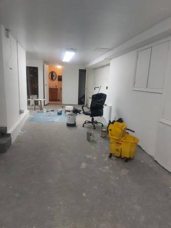 $1,700 / 700ft2 - Huge space for rent at sunset park( ideal for ,office,nail salon,,etc (Brooklyn)64033635043970124