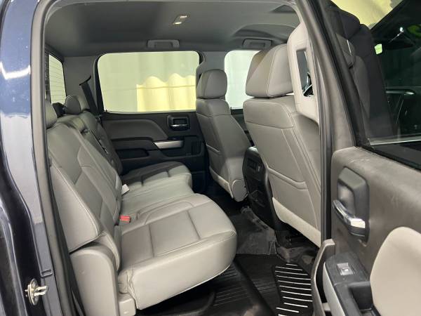 2018 Chevrolet Silverado 1500 LTZ - Photo 10