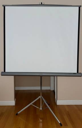 Da-Lite Versatol projection screen 1