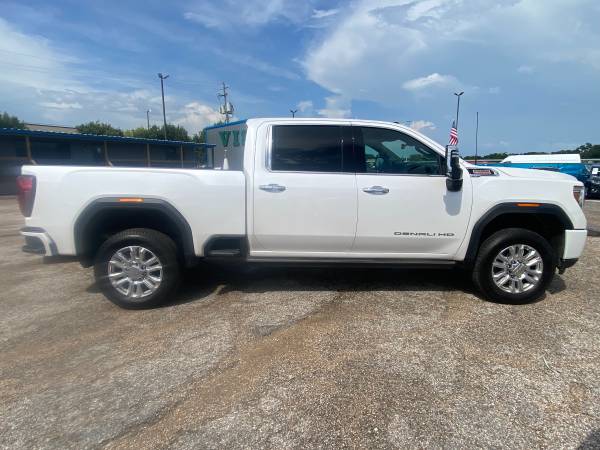 2023 GMC Sierra 2500HD Denali WITH LOWWW MILES!! - $999 (WE FINANCE YOUR FUTURE, NOT YOUR CREDIT)63622429252993124