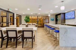 $2,349 / 1br - 590ft2 - Large Conference Room, Lounge w/Kitchenette, Lobby (Beaudry & Temple)63857733629953120