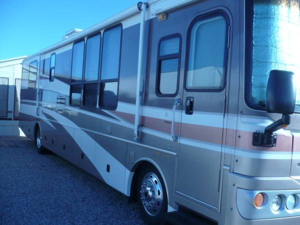 2003 Fleetwood Excursion 2 Slides 1