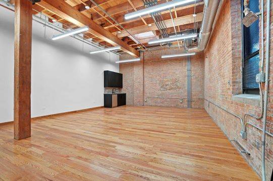 OFFICE SPACE -1806 W. Cuyler Suite 226 1