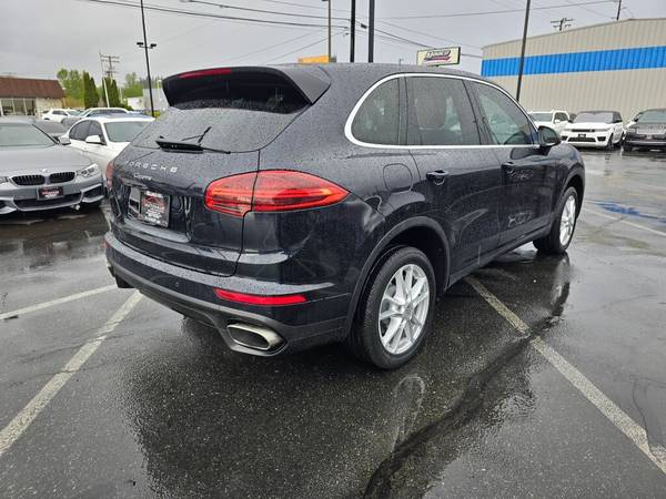 2016 Porsche Cayenne Base - $22,850 (Lujo de segunda mano)63441625035393124