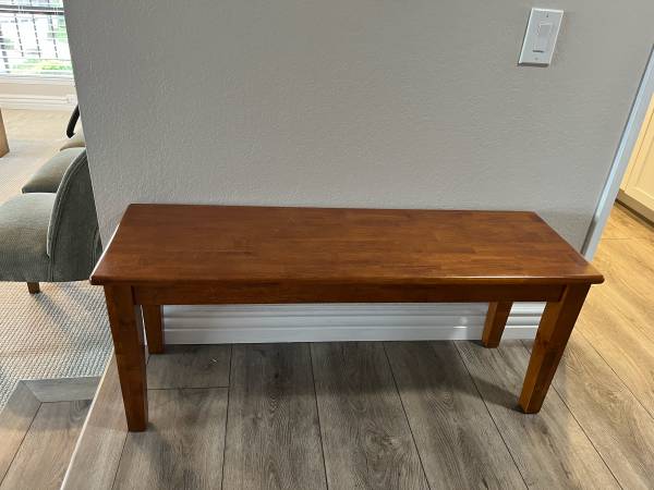 Solid Wood Dining & Entryway Bench – Great Condition 1