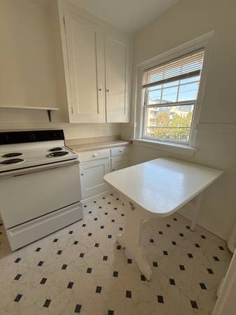 $1,375 / 450ft2 - $1375 - 450 sf Unidad Estudio @ Apartamento Vintage (Capitol Hill)63659582449537121