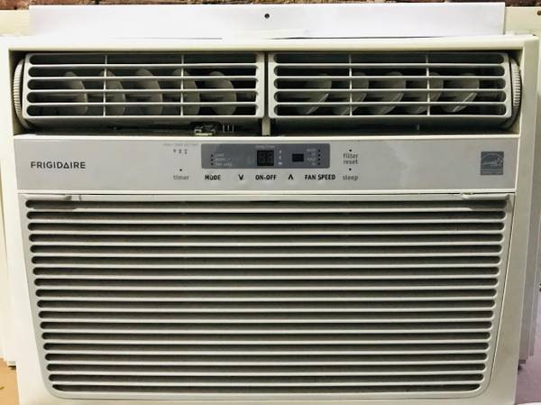 Frigidaire Window Air Conditioner [12,000 BTU] (+remote) 1