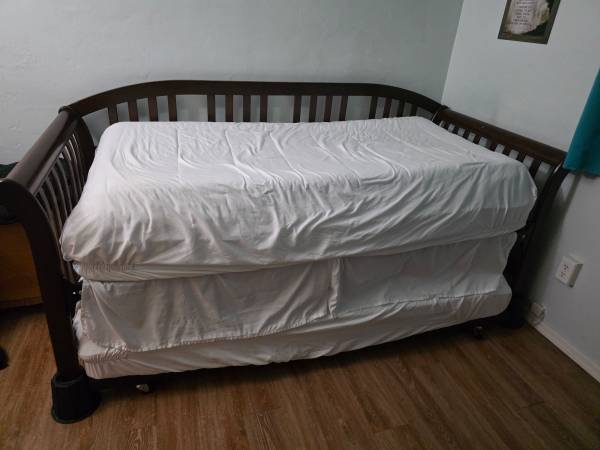 Twin trundle bed with trundle and two twin beds 1