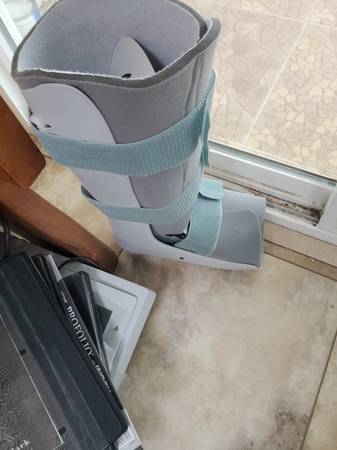 Aircast Walking Boot 1