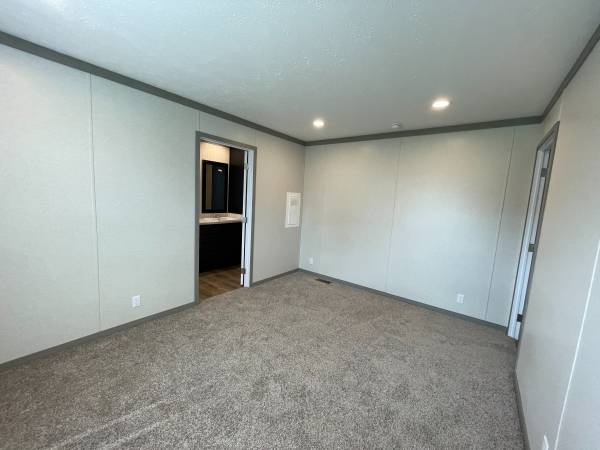 $1,299 / 3br - 1056ft2 - Coming Fall 2025 - NEW CONSTRUCTION - APPLY NOW! (Sterling Heights)64018941172481122
