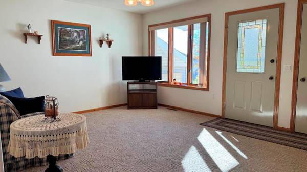 $285,000 / 2br - 2342ft2 - Beautiful 55+ Condo in Great Location (Reedsburg)64048421688705123