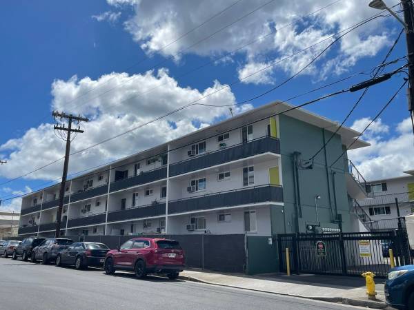 $2,095 / 2br - 600ft2 - Assigned Parking, Double pane windows (94-289 Leonui St, Waipahu, HI)63939389748354123