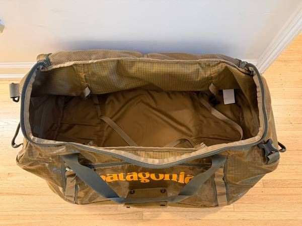 patagonia blackhole duffel 40 l sage khacki Black Hole 40L The carry Patagonia Black Hole Duffel Bag