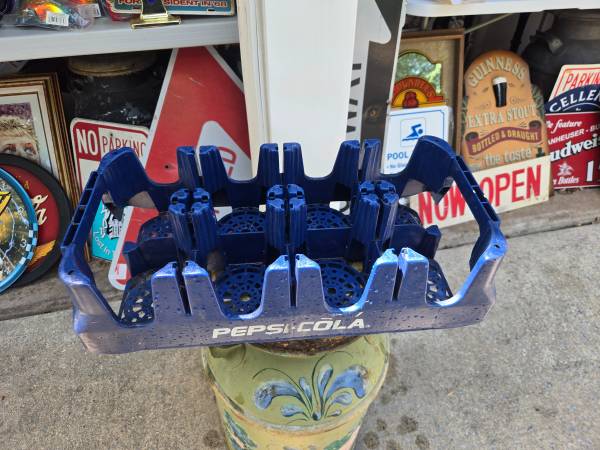 Vintage plastic Pepsi cola bottle crate 1