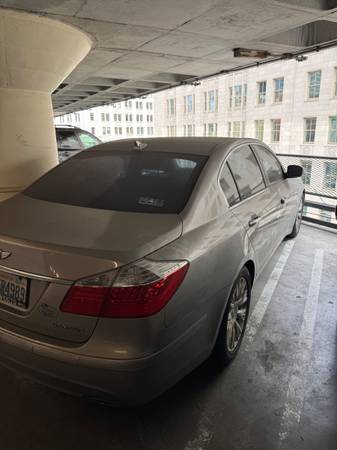 Hyundai Genesis 2011 - $2500 (downtown seattle)63613954812417122