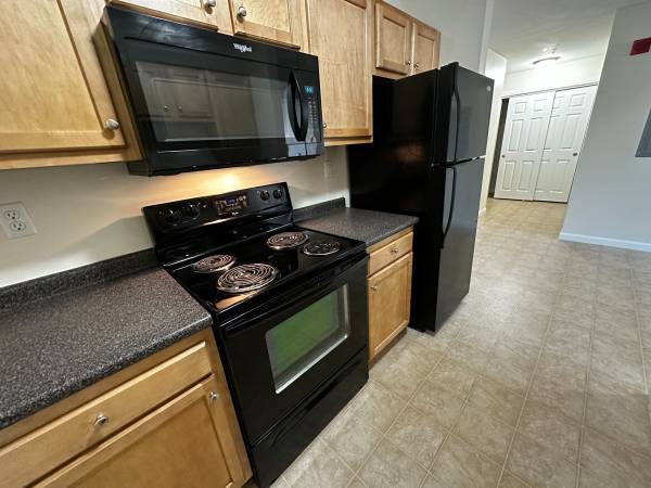 $1,935 / 2br - 853ft2 - 2BR 2BA Con lavadora/secadora y admitimos perros grandes (50 Sentinel Ct Manchester)63656294918915124