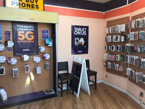 $1,650 / 330ft2 - Beautiful Retail/Office Space on Busy Corner with Great Signage. (santa clara)63868152231937124