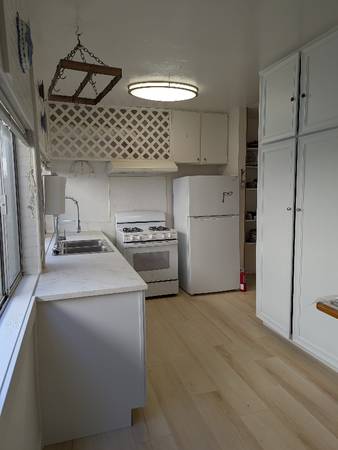 $2900.00 / 1br - 600ft2 - One Bedroom with Large Fenced In Yard 3 Blocks from Beach and Bay63701568759681121