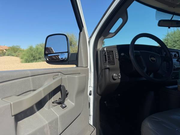 2019 Chevrolet EXPRESS G2500 - Photo 9