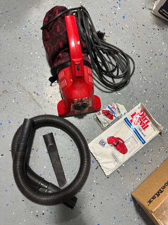 Vacuum, Dirt Devil Handheld w/Hose, Bags and Belts 1