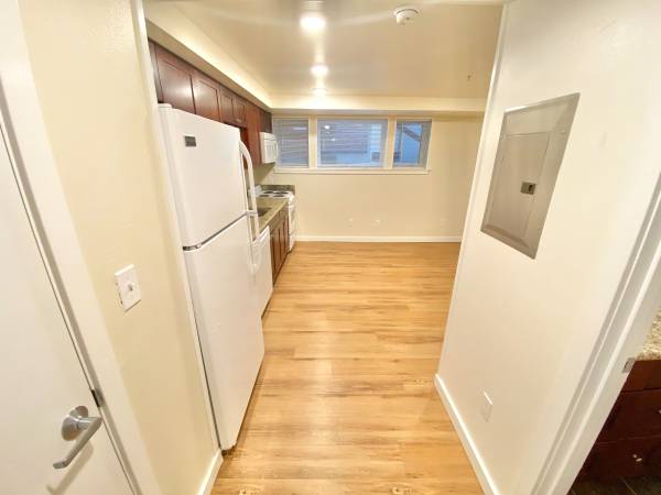 $1,295 / 298ft2 - Studio with Prime Location & Parking in Capitol Hill - Austin Apts (Seattle)63910063531523120