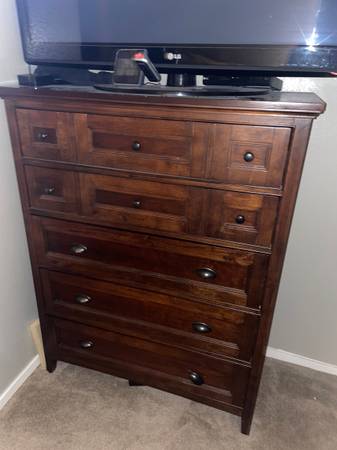 Large Chest / Dresser 1