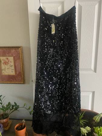 Black sequence skirt 1