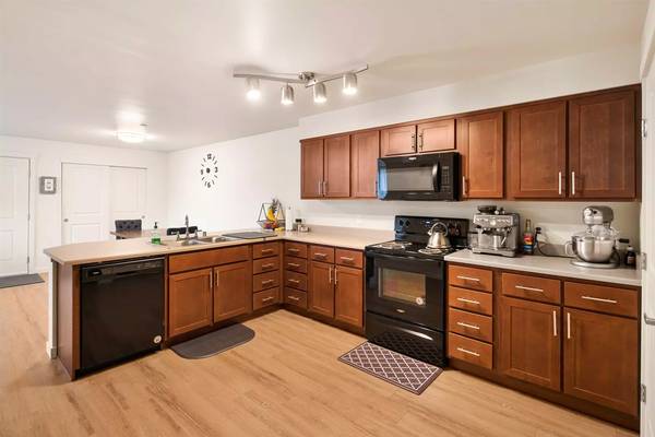 $1,703 / 1br - 819ft2 - Life's better here: Discover the charm of our 1 BR. (Auburn)63944966335874121