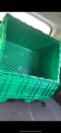 MEDIUM STORAGE TOTES WITH INTERLOCKING LIDS 1