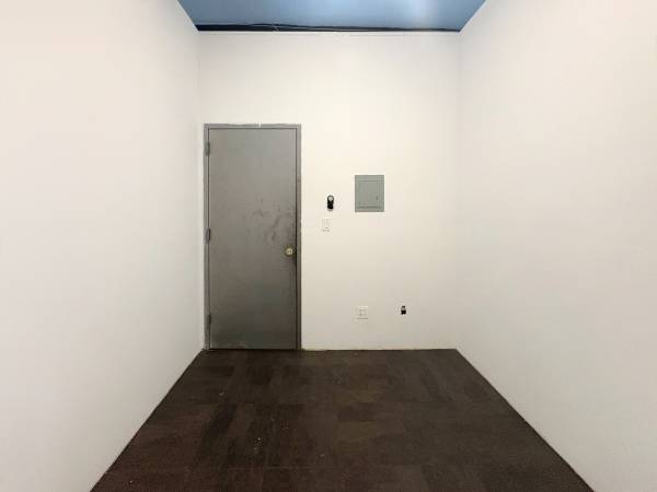 $450 / 95ft2 - STUDIO 421: LIMITED TIME DEAL: ONE MONTH FREE ENDS 09/30 (Brownsville)63816553660929123