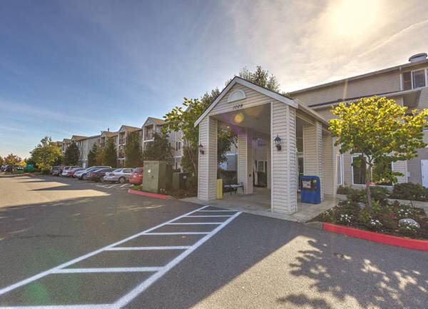 Washer & Dryer (Additional Monthly Charge), Alarm System, Dishwasher 1