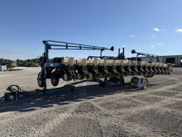 KINZE 2600 1