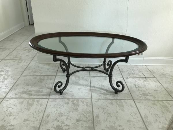 Cocktail Table Ethan Allen 1