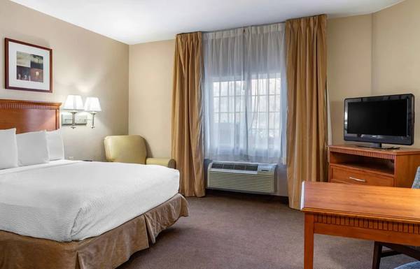 $1,110 / 1br - Weekly and Monthly Rates. No Lease, No Credit Check (1500 North Sam Houston Parkway East, Houston, TX)63906678051715121