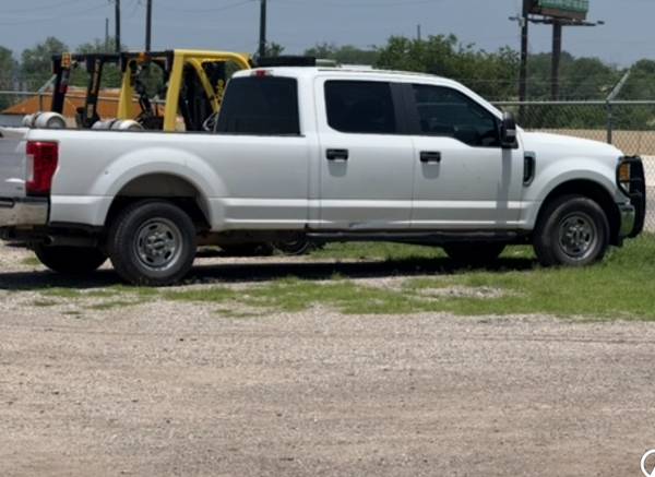 2017 Ford F-250 Crew Cab - Photo 2