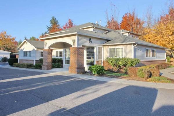 $1,400 / 2br - 844ft2 - Just stunning! Spacious 2 Bed, 1 bath with lots of light (Vancouver)63672618621825120