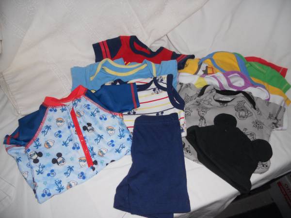 15 PIECES "DISNEY BABY" BOY CLOTHES - 6-9 MONTH 1