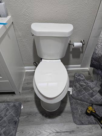 WE FIX TOILETS,  KITCHEN, FAUCETS,WATER HEATER 1