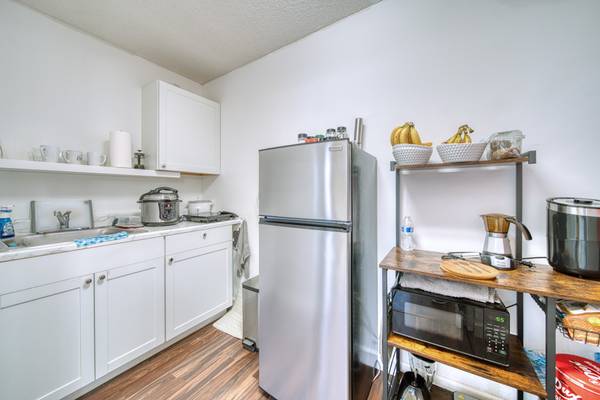 $1,300 / 1br - 500ft2 - Efficiency for rent (Miami)64051004049922122