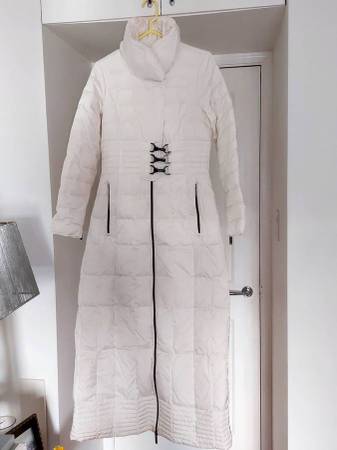 Beautiful white maxi down warm, MEXX collection. Size 4. Brand new 1