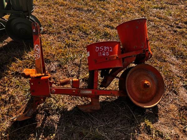 COLE 1 ROW 12MX MULTIPLANTER PLANTER 1