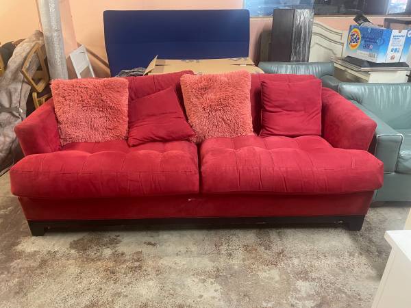 Red Sofa Good Condition H 31 x W 80 x D 40 - furniture - by owner 