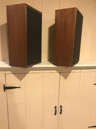 Altavoces de 2 vías, con tweeter y woofer de 8 pulgadas cada uno - $69 (Glenview)62961762731521123