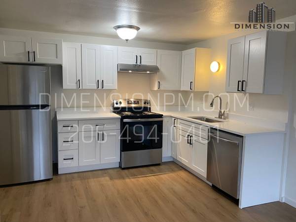 $1,625 / 2br - 840ft2 - 2 Bed 1 Bath Modern Fully Remodeled Tacoma Duplex With A Garage (Tacoma)63659499664897124