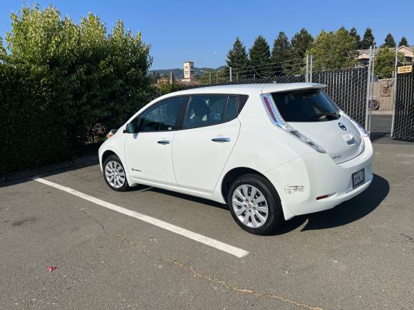 2015 Nissan Leaf  S - 53K Miles  Excellent Battery - 70 Mile Range - $5,500 (rohnert pk / cotati)63617563039235122