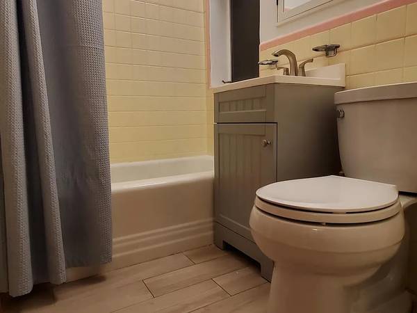 $1,090 / 2br - 654ft2 - 2-bedroom, 1-bathroom ............ .420 Trout Gulch Rd (aptos)64000590627075123