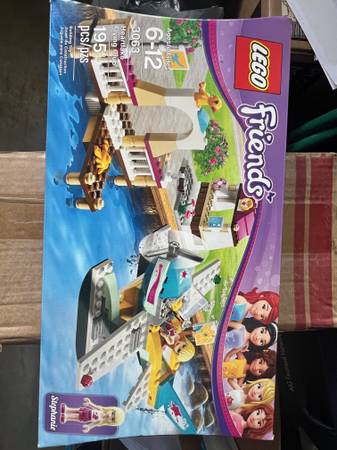 LEGO Friends 3063 Heartlake Flying Club 1