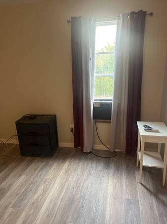 $750 / 3br - Room for rent $750 includes utilities (SE EAGLE DR)63799881608323122