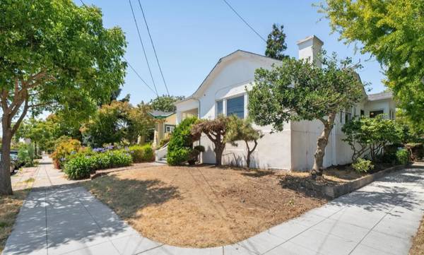 $2,200 / 2br - AVAILABLE VINTAGE HOME FOR YOU (CARLETON ST BERKELEY)63994100444674123