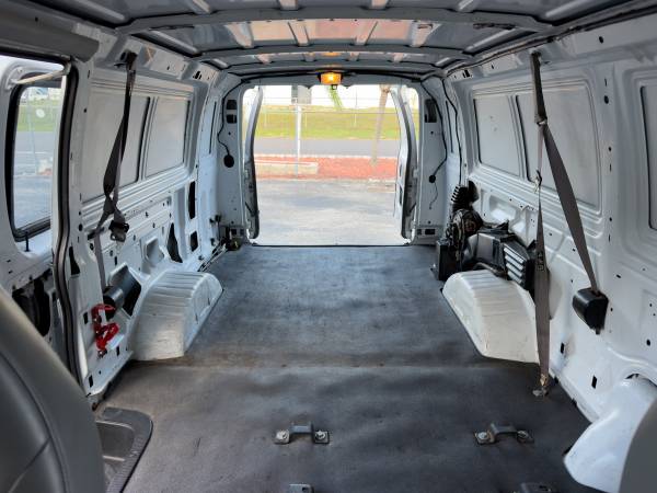 2004 Ford E-350 Super Duty - Photo 14
